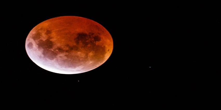 वैशाख पूर्णिमा को पड़ रहा चंद्र ग्रहण, लेकिन नहीं लगेगा सूतक…जानें क्यों